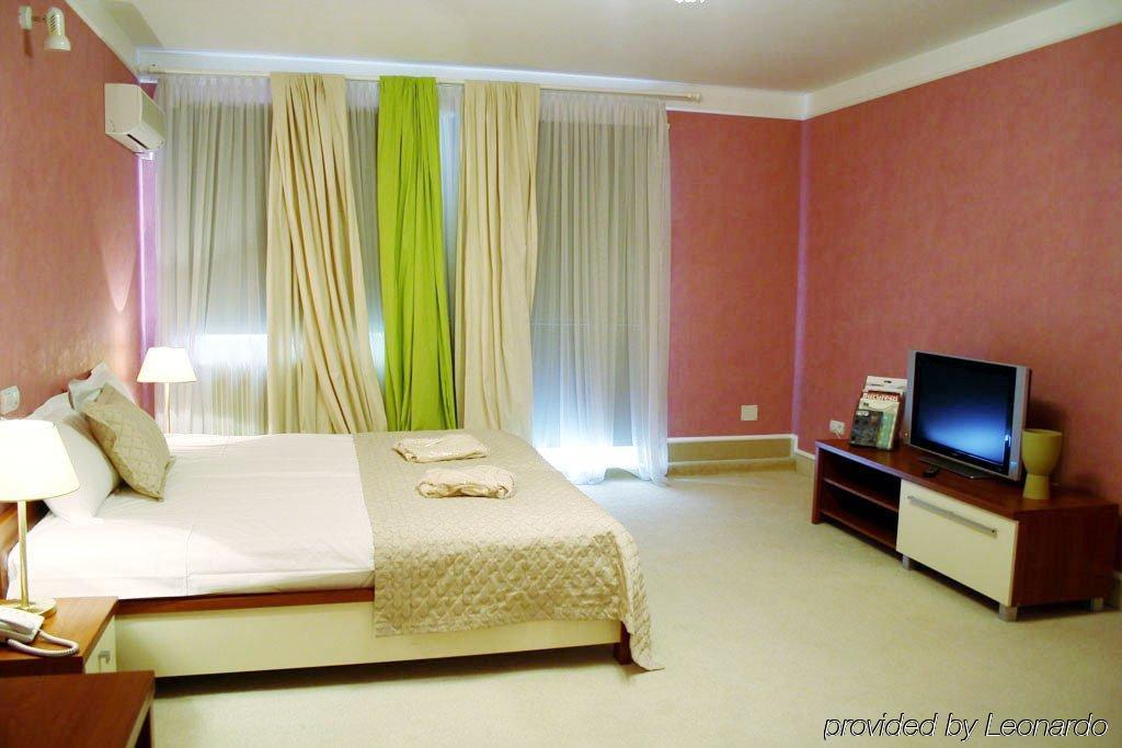 Monte-Nelly Hotel 布加勒斯特 外观 照片